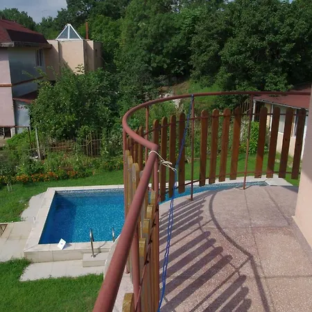 Liana Guest house