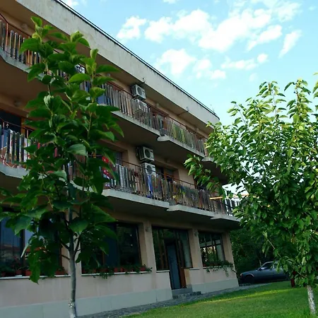Liana Guest house 3*