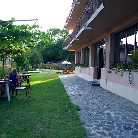 Liana Guest house Saints Constantine and Helena